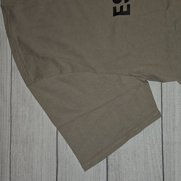 Essentials Fear of God Men's Short Sleeve T-Shirt Moss Size XL NWT - Picture 4 of 13